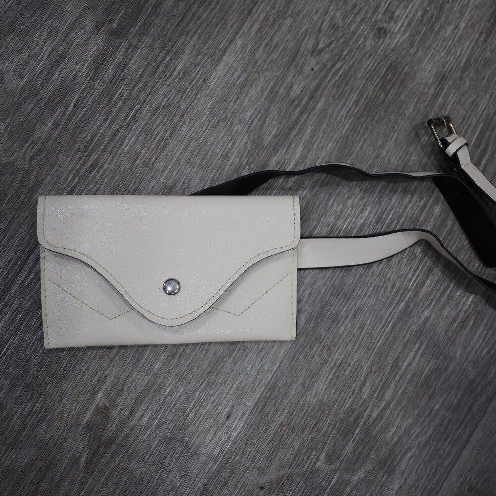 Women's off white belt bag